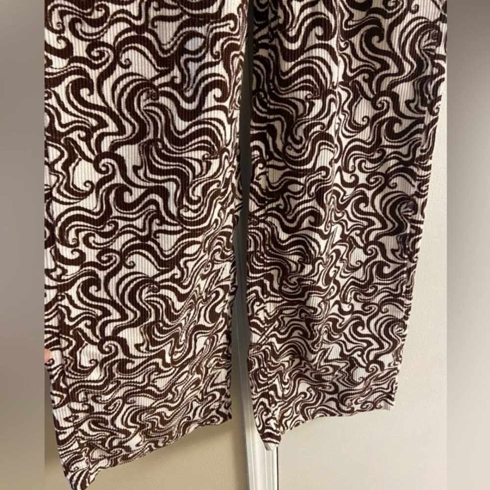 BDG Swirl Pattern Wide Leg Pants corduroy Sz 26 NWT - Picture 6 of 9